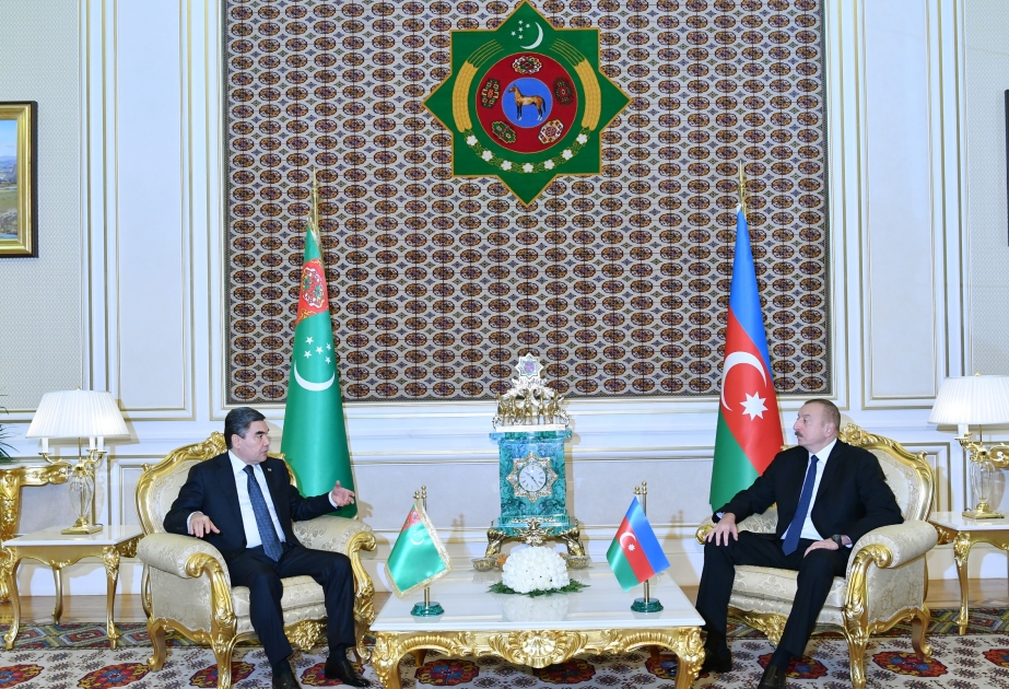 Entretien en tête-à-tête des présidents azerbaïdjanais et turkmène VIDEO