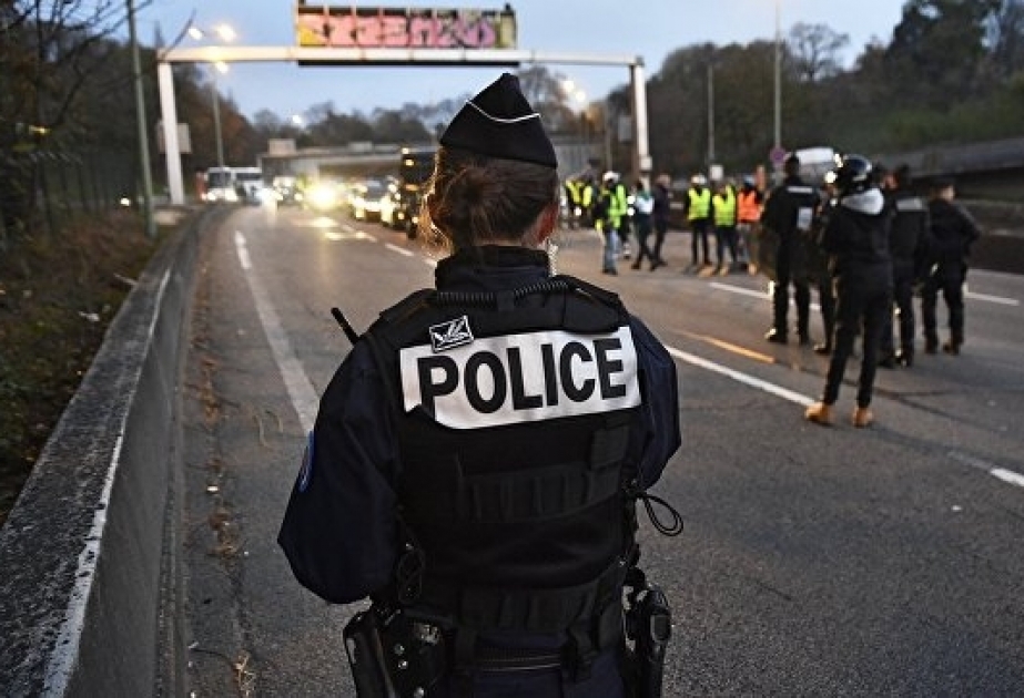Polis Parisin mərkəzində etirazçılara qarşı gözyaşardıcı qazdan istifadə edib VİDEO