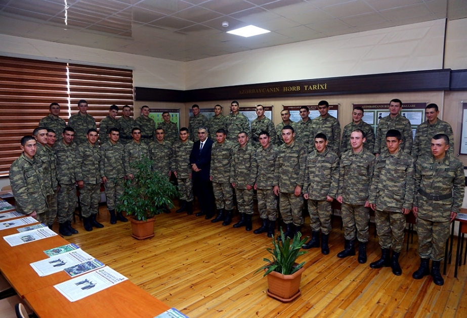 Ordu ilə ictimaiyyət arasında əlaqələrin genişlənməsi şəxsi heyətin döyüş ruhunu daha da artırır
