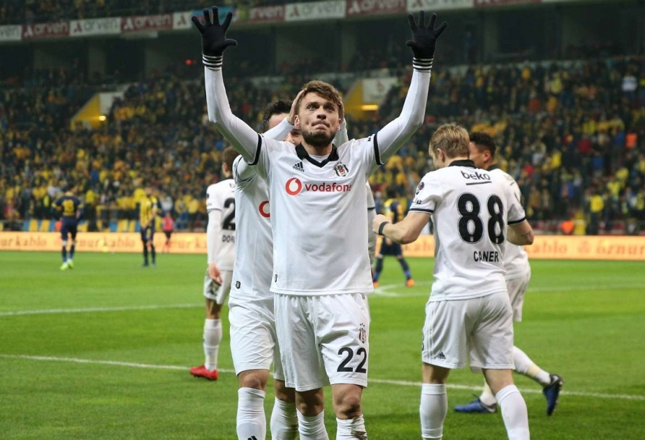 Türkiyə Superliqası: Səfərdə qalib gələn “Beşiktaş” lider “Başakşəhər”lə arasındakı xal fərqini azaldıb