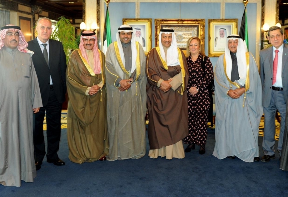 Kuwaiti Prime Minister meets with FANA conference participants