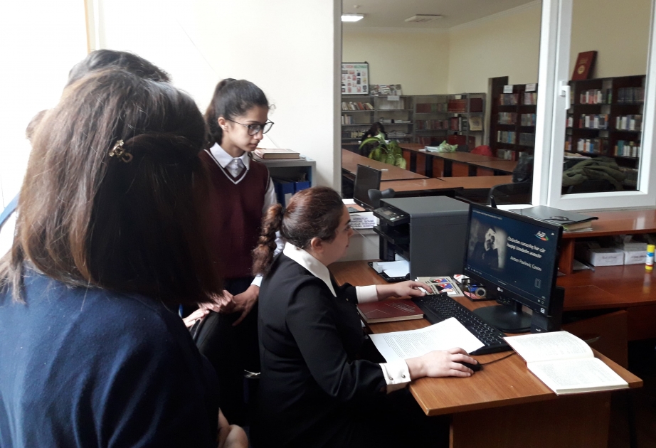 İmran Qasımov yaradıcılığında müasirlərinin mənəvi zənginliyini, əxlaqi keyfiyyətini əks etdirib