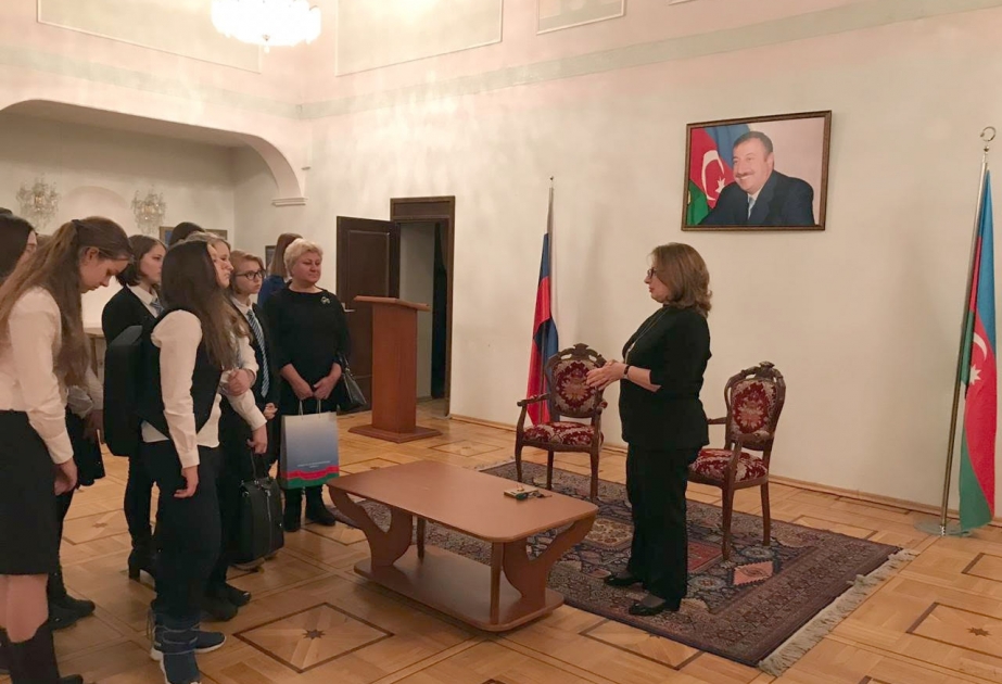 Учащиеся мытищинской средней школы посетили посольство Азербайджана в России