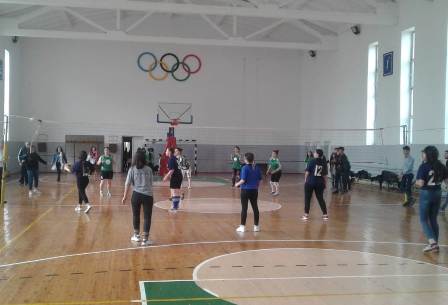 Tələbə idmançıların voleybol yarışlarına yekun vurulub