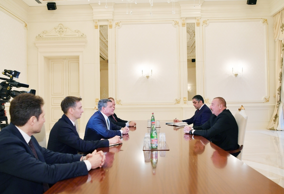Präsident Ilham Aliyev empfängt CISCO-Delegation VIDEO