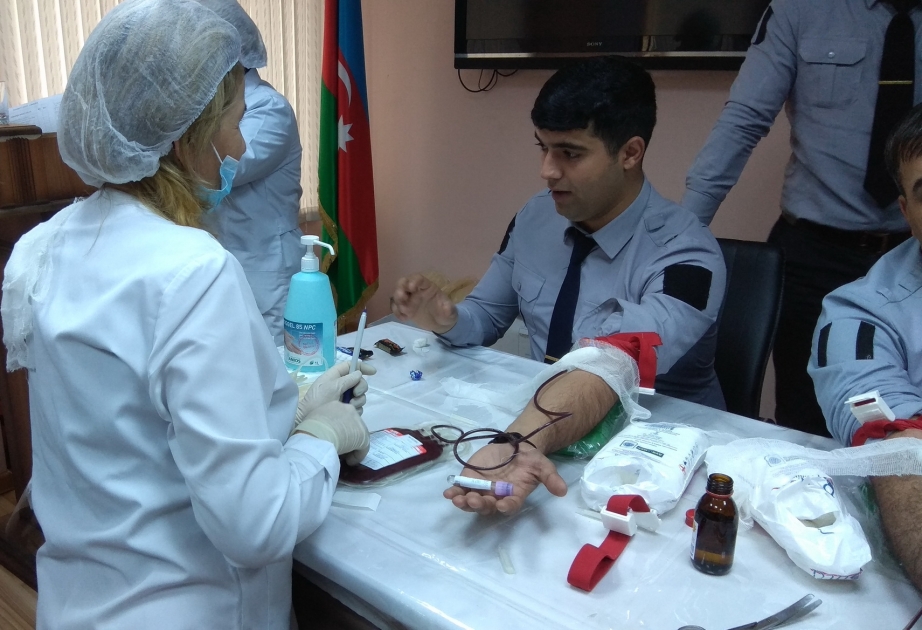 Polis əməkdaşları qanvermə aksiyasında fəal şəkildə iştirak ediblər