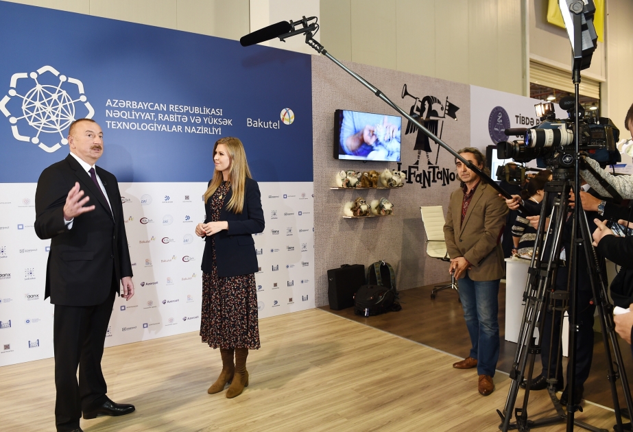 Президент Азербайджана Ильхам Алиев ознакомился с выставкой «Bakutel-2018»