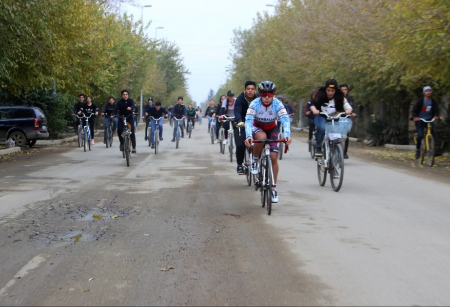 “Velosiped idmanında gender bərabərliyi” mövzusunda təlimlər başa çatıb