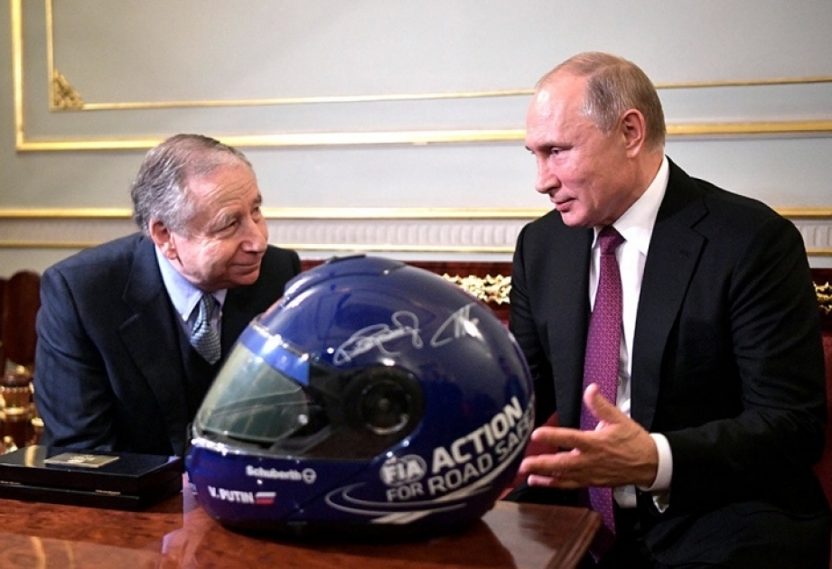 Президент ФИА подарил Путину именной гоночный шлем