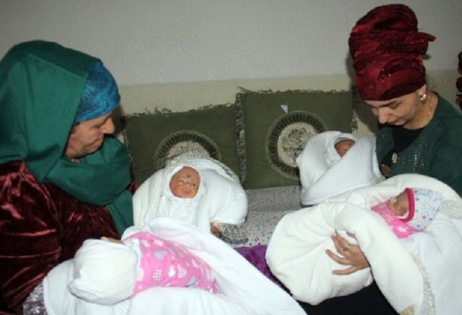 Tacikistanda dördəm uşaqlar doğulub