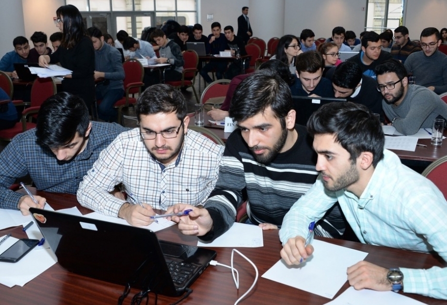 UNEC students win first three places in “Young investor 2018” simulation competition