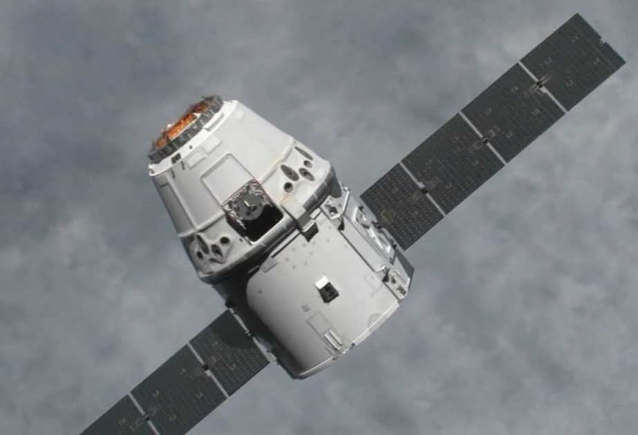 Privater Raumfrachter “Dragon“ bringt Weihnachtsessen zur ISS
