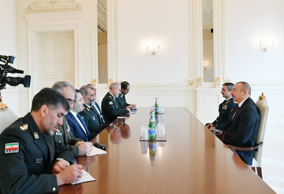 Le président Ilham Aliyev a reçu une délégation conduite par le commandant des gardes-frontières de l’Iran VIDEO
