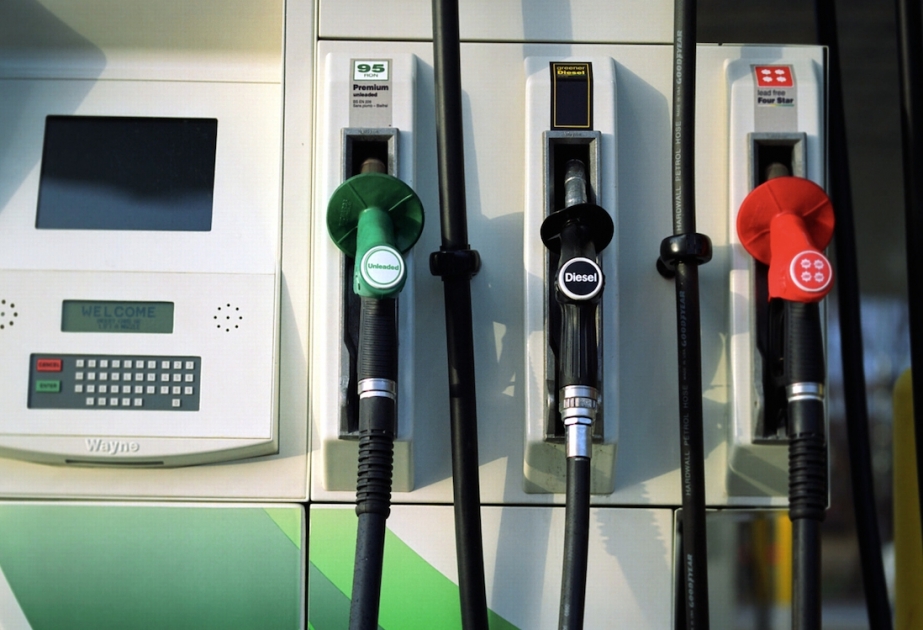 В CШA цены на бензин продолжают падать