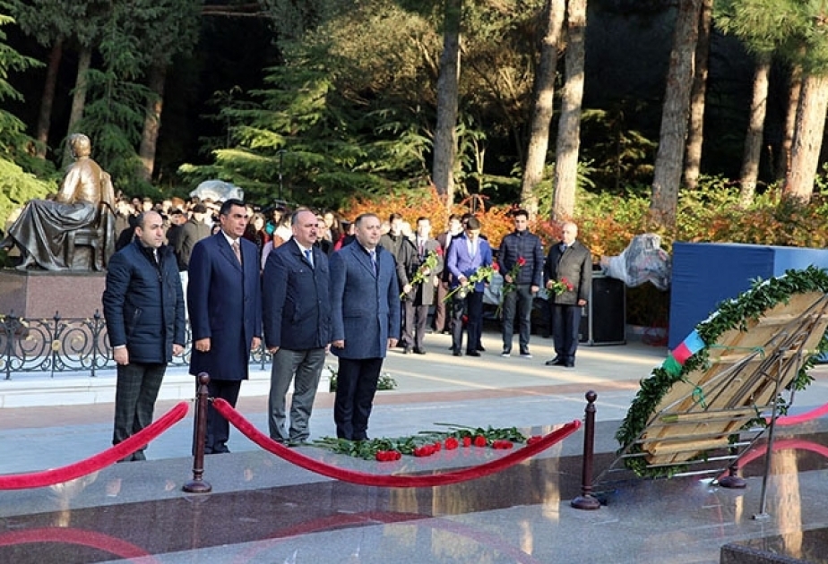 BHOS staff pay respect to national leader Heydar Aliyev