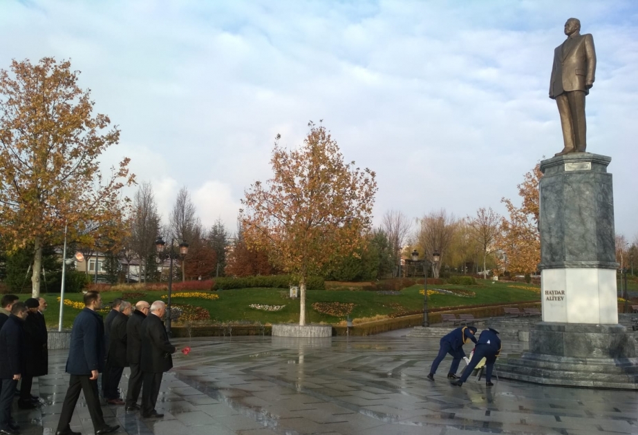 Ulu öndər Heydər Əliyevin xatirəsi Ankarada və İstanbulda yad olunub