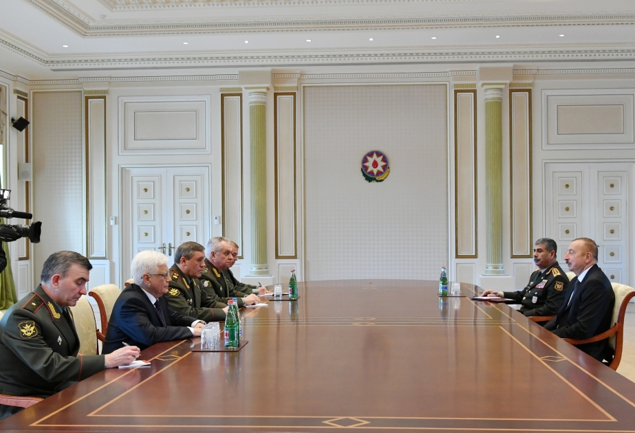 Le président Ilham Aliyev reçoit une délégation menée par le chef d’état-major des armées russes VIDEO