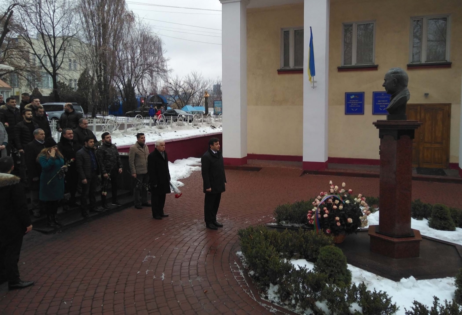 Kiyevdə “Heydər Əliyev və dünya siyasəti” mövzusunda konfrans keçirilib