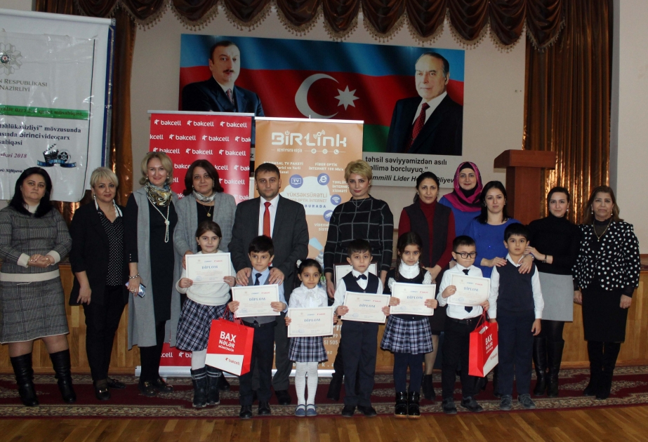 ®  “Bakcell” müsabiqədə qalib gələn məktəbliləri mükafatlandırıb