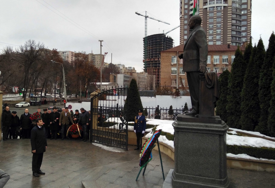 В Киеве почтена память великого лидера Гейдара Алиева