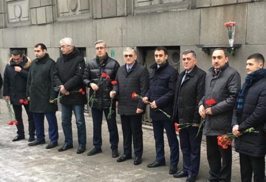 Sankt-Peterburqda Azərbaycan xalqının ümummilli lideri Heydər Əliyevin xatirəsi anılıb