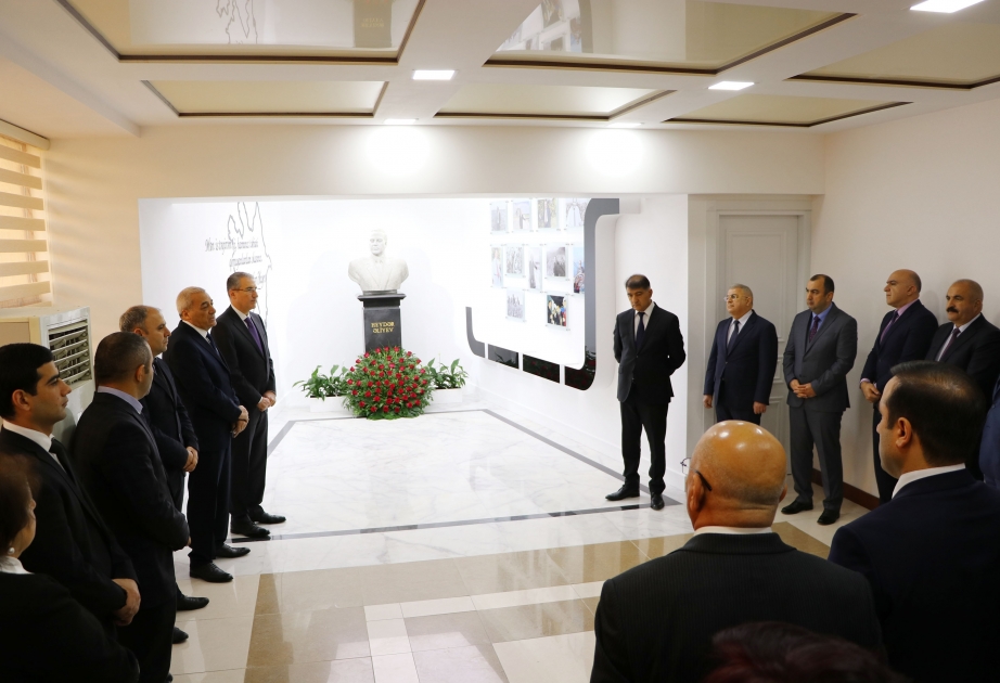 Ekologiya və Təbii Sərvətlər Nazirliyinin kollektivi ulu öndər Heydər Əliyevin xatirəsini yad edib