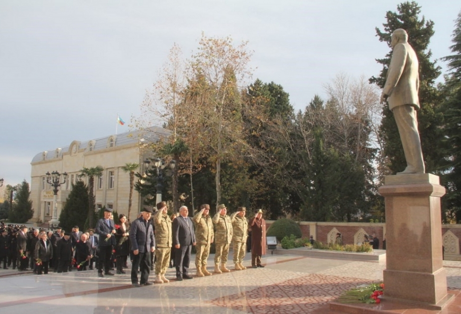 Ümummilli lider Heydər Əliyevin anım günü ilə əlaqədar Azərbaycan Ordusunda silsilə tədbirlər keçirilib