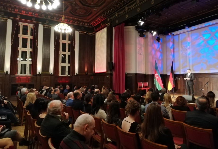 Azərbaycan muğamının UNESCO-nun siyahısına daxil edilməsinin 10 illiyi Berlində qeyd olunub VİDEO