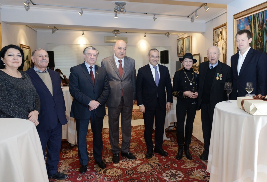 Tahir Salahovun rəsmlərindən ibarət xüsusi təqvimin təqdimatı olub