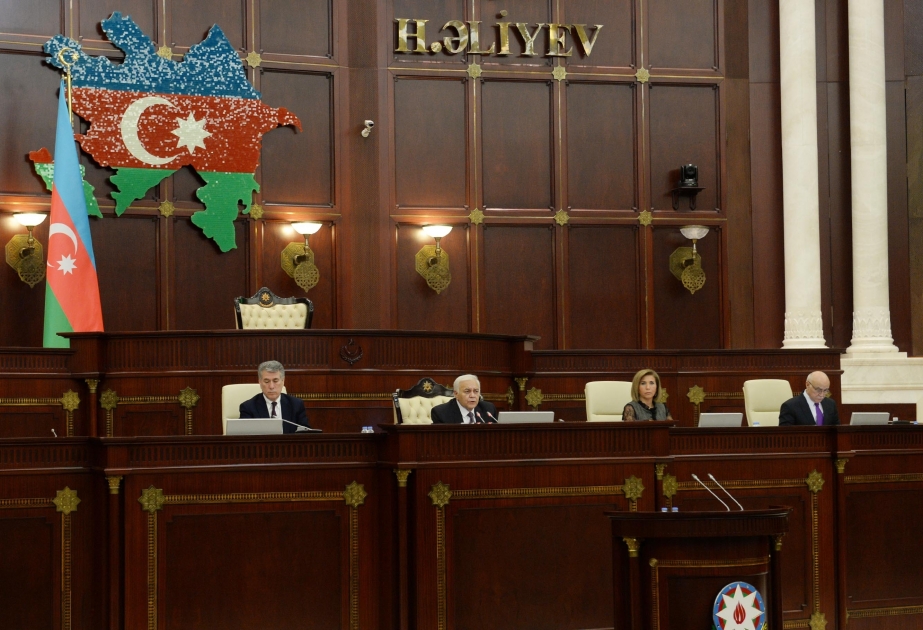 Milli Majlis holding plenary session