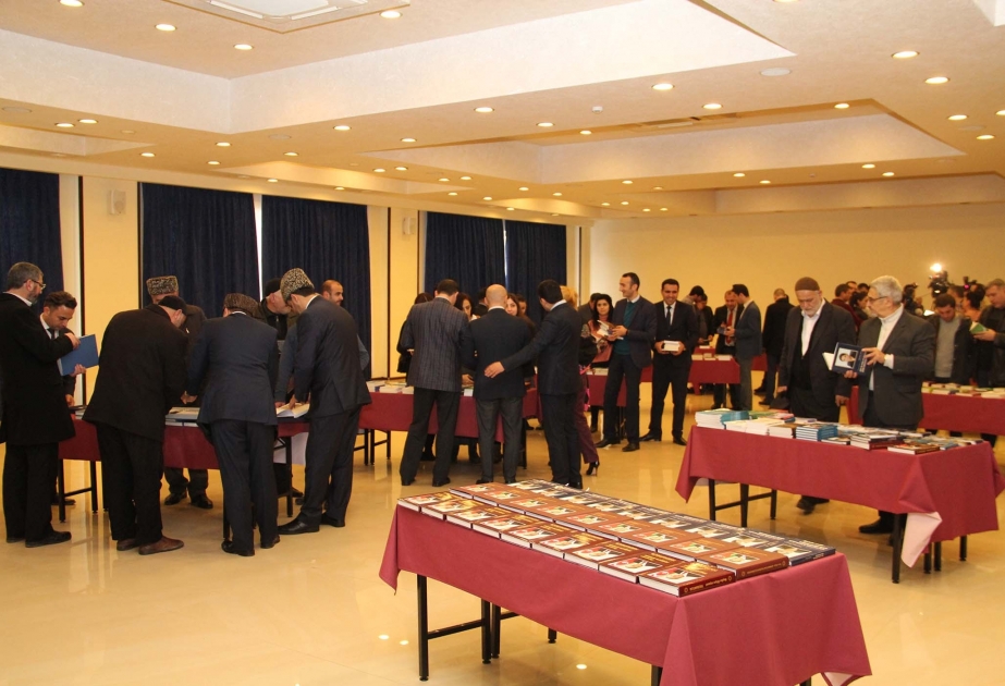 Dini Qurumlarla İş üzrə Dövlət Komitəsinin nəşrlərindən ibarət kitab sərgisi keçirilib