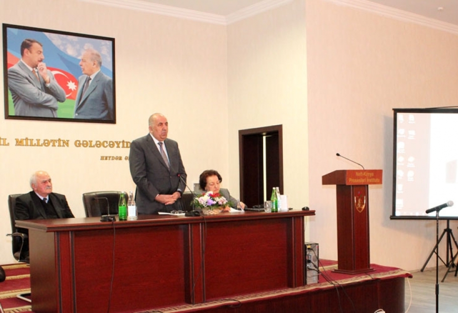 Akademik Akif Əzizovun kimya elminin inkişafında mühüm xidmətləri olub