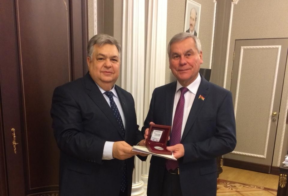 Belarusun Baş nazirinin müavininə və parlament sədrinə Azərbaycanın xatirə nişanı təqdim olunub