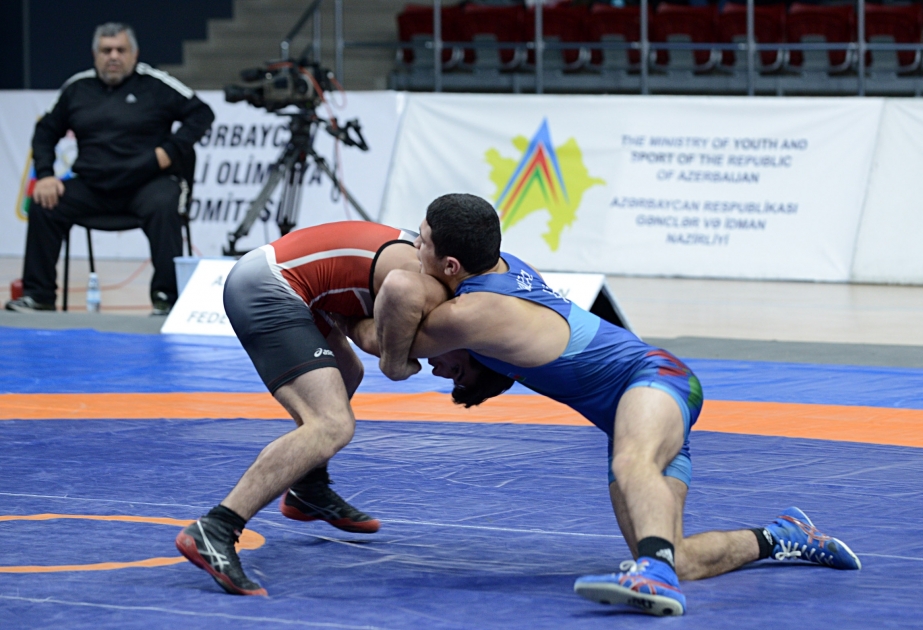Продолжается чемпионат Азербайджана по борьбе