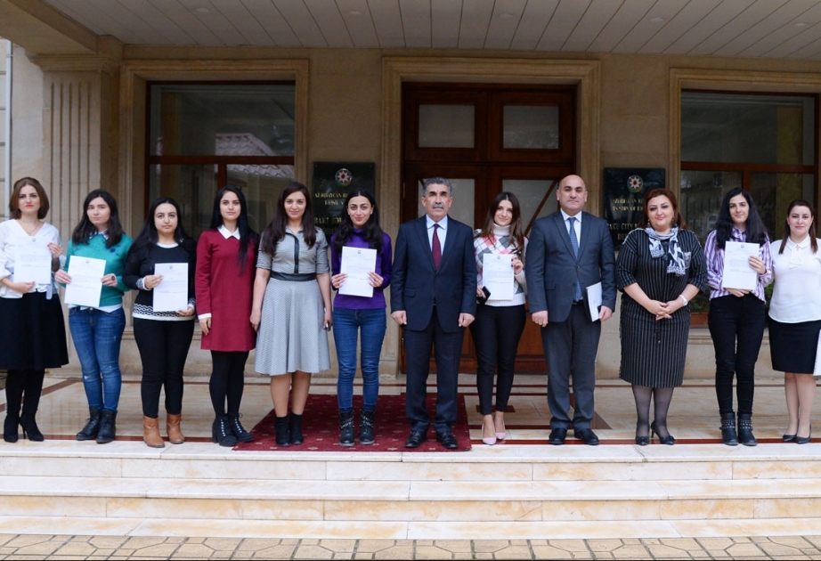 Bakı Şəhəri üzrə Təhsil İdarəsi könüllülərə arayışlar verib