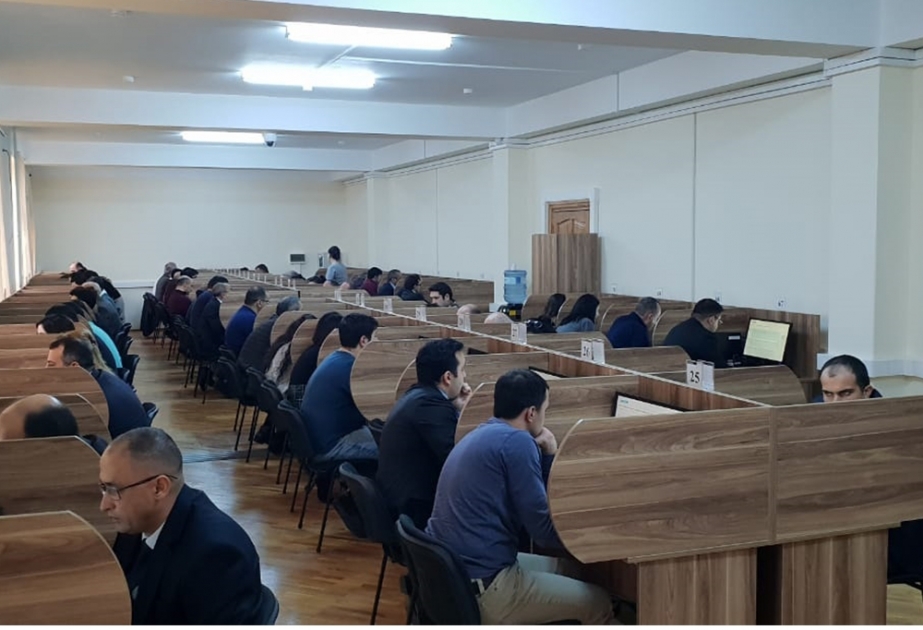 Vəkilliyə qəbul üzrə elektronlaşdırılmış test imtahanı keçirilib