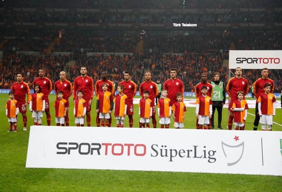 Türkiyə Superliqası: altı qolun vurulduğu oyunda “Qalatasaray” qalib gələrək liderlər arasındakı xal fərqini azaldıb