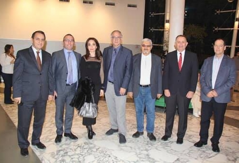 В Международном мугамном центре прошла премьера спектакля «В поисках смысла» по пьесе израильского драматурга Идо Натаньяху