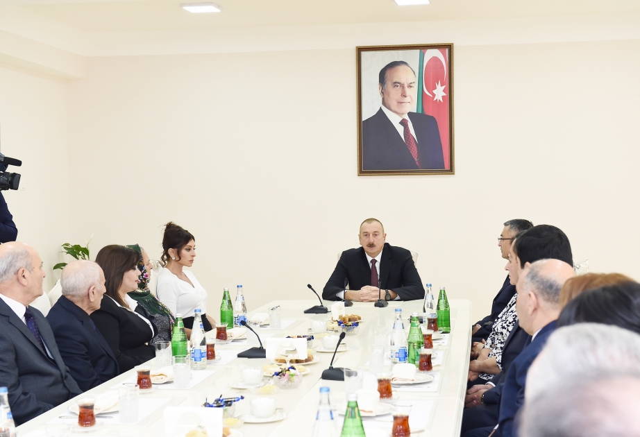Un complexe résidentiel a été mis à la disposition des familles déplacées dans l’arrondissement d’Abchéron  Le président Ilham Aliyev a été présent à la cérémonie VIDEO