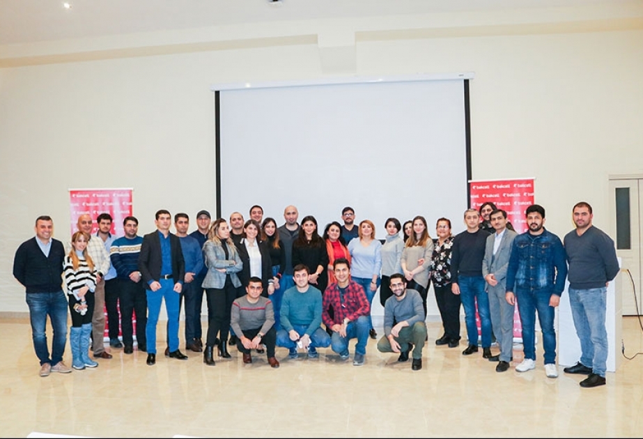 ®  "Bakcell" jurnalistlər üçün "Mobil telekommunikasiyaya giriş" adlı seminar keçirib