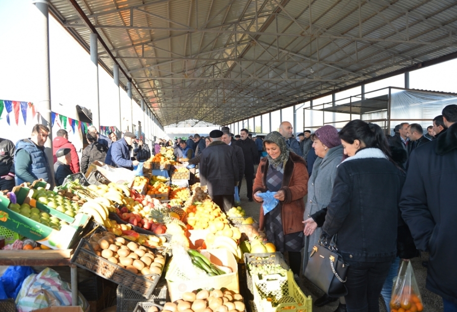Lənkəranda bayram yarmarkasında satışa 45 tondan çox müxtəlif çeşidli məhsullar çıxarılıb