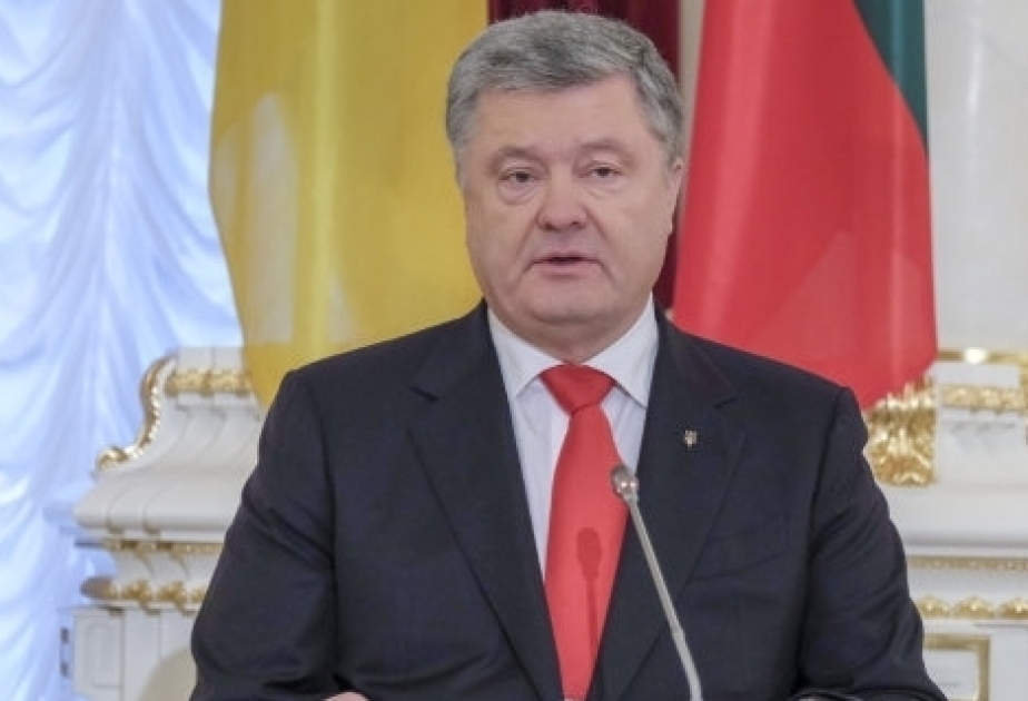 Poroshenko announces end of martial law in Ukraine