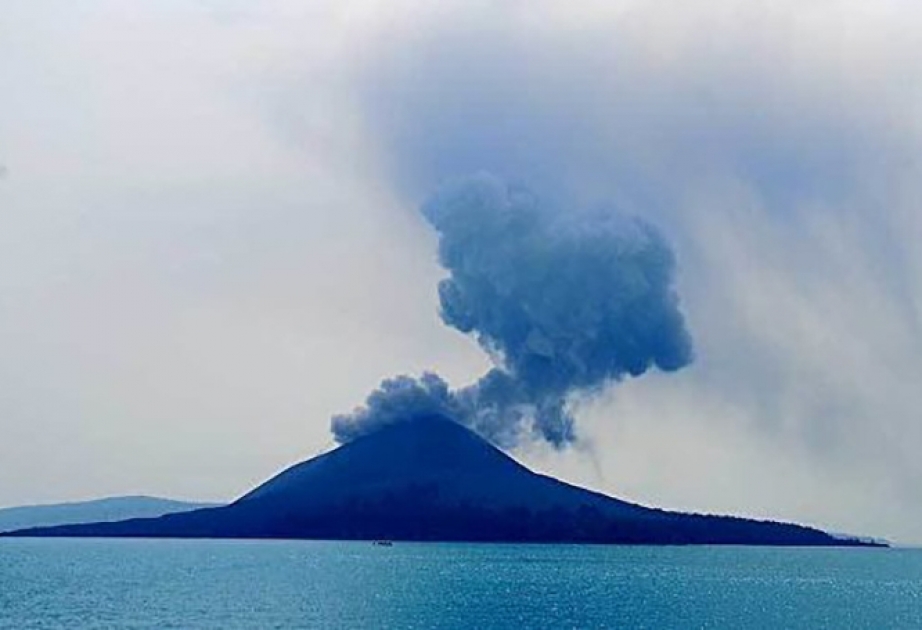 İndoneziyada vulkan aktivliyi səbəbindən həyəcan səviyyəsi yüksəldilib VİDEO