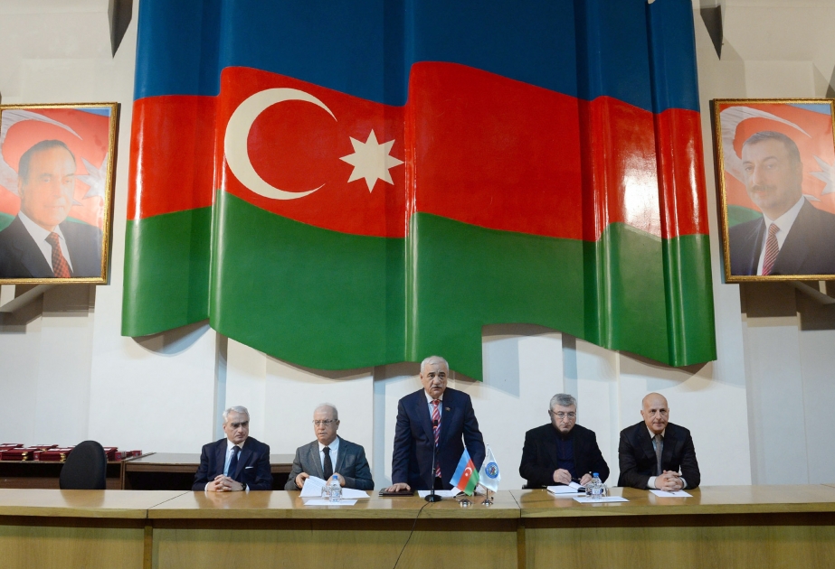 “İlin peşəkar gənci” fəxri adına layiq görülənlər təltif ediliblər