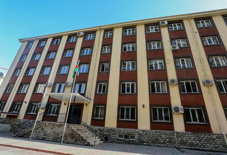 Yeni Azərbaycan Partiyası sıralarına qəbul edilən əməkdaşların üzvlük vəsiqələri təqdim olunub