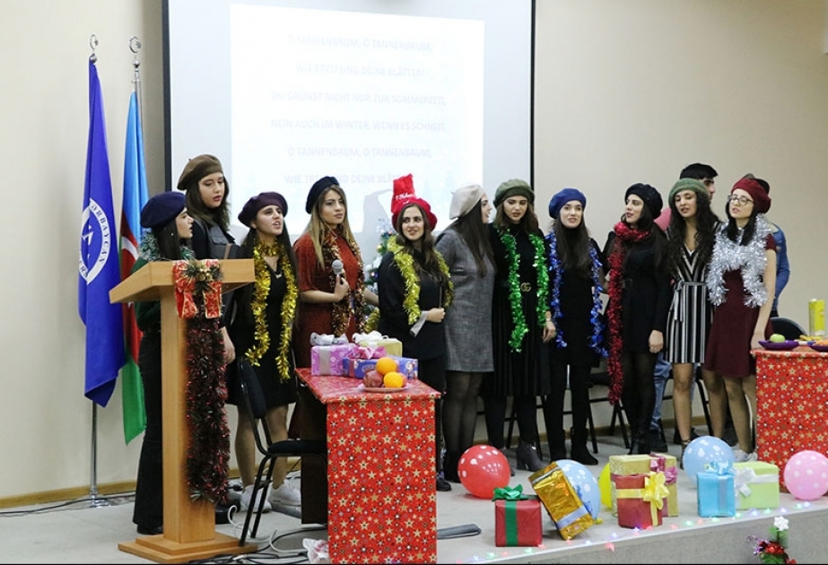 Azərbaycan Universitetində Yeni ilə həsr edilən kompozisiya nümayiş olunub