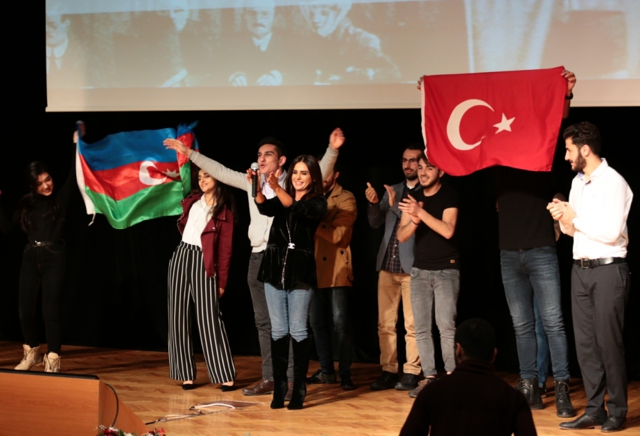 İstanbulda Cümhuriyyətimizin 100 illiyi və Dünya Azərbaycanlılarının Həmrəylik Günü qeyd edilib