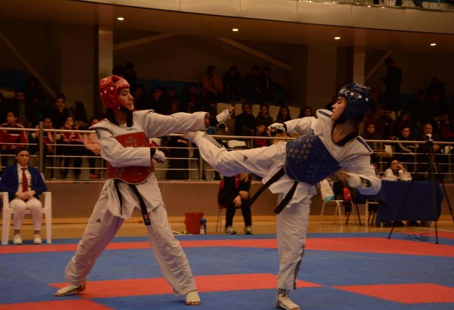 Böyüklər arasında taekvondo üzrə respublika çempionatının ilk gününün qalibləri müəyyənləşib