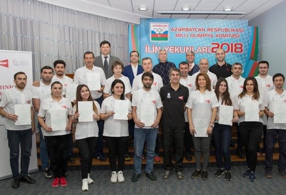 Badminton üzrə “Level 1” kurslarına qatılan məşqçilərə iştirakçı sertifikatları təqdim olunub