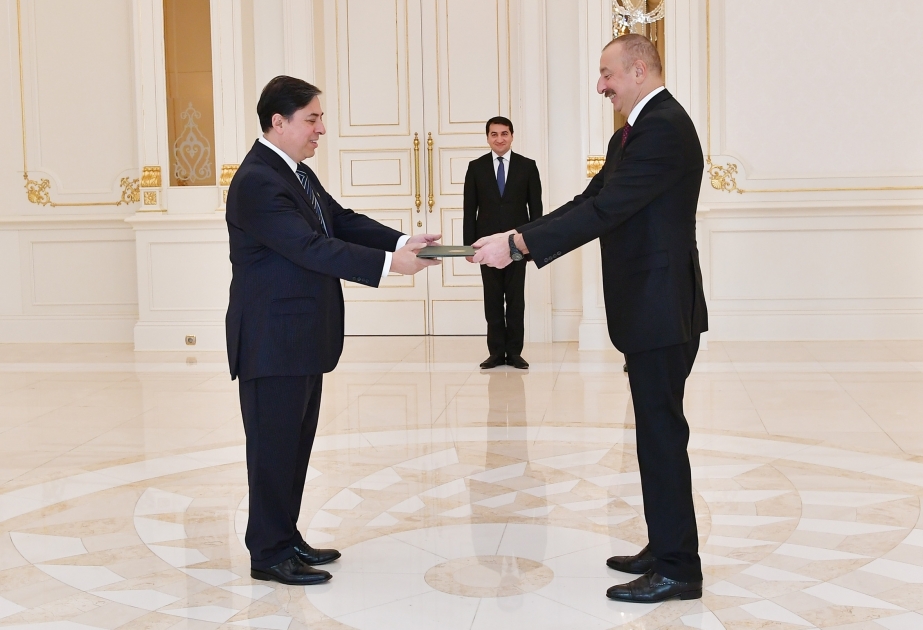 Neuer Botschafter von Brasilien überreicht Präsident Ilham Aliyev sein Beglaubigungsschreiben VIDEO